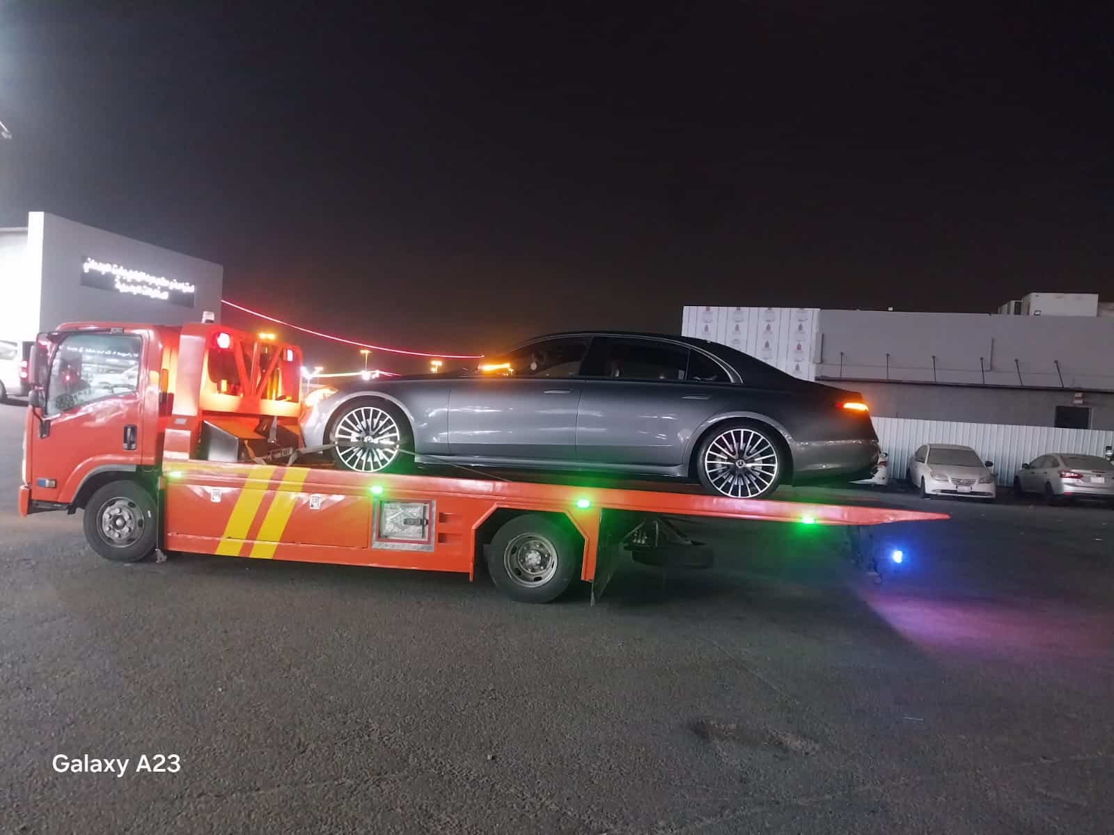 سطحة الشفا الرياض - خدمة نقل وسحب السيارات - السعر يبدأ من 70 ريال